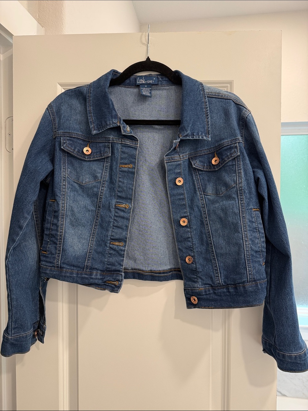 LARK & GREY Blue Denim Jacket - Cropped Button-Front Style